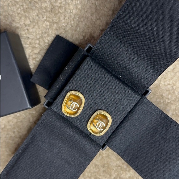 100% authentic chanel earrings - Picture 3 of 5